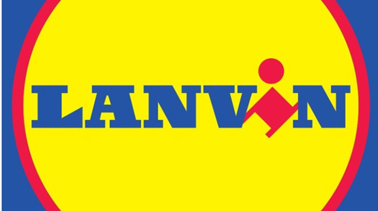 Ένας γραφίστας αποδομεί τα πιο διάσημα fashion logos με μοναδικό τρόπο