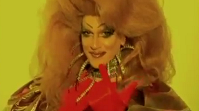 Μάνος Ιωάννου - drag queen