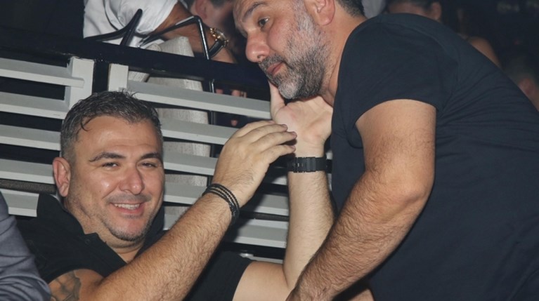 Ο Αντώνης Ρέμος και ο Γρηγόρης Αρναούτογλου στο νυχτερινό κέντρο Fantasia (1)