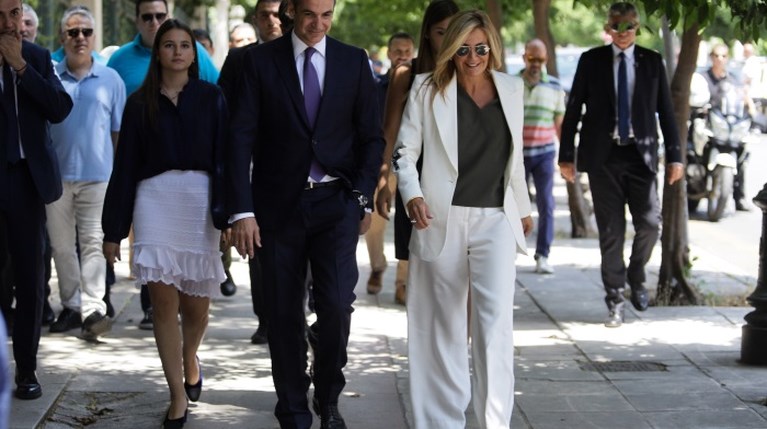 Κυριάκος Μητσοτάκης & Μαρέβα Μητσοτάκη με τα παιδιά τους Κωνσταντίνο, Δάφνη και Σοφία (3)