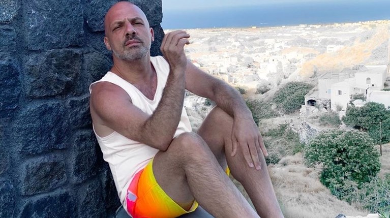 Νίκος Μουτσινάς με μαγιό