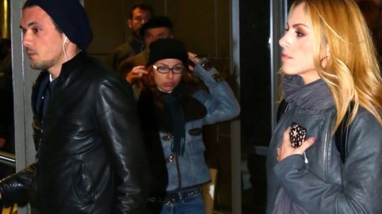 Η Ντορέττα Παπαδημητρίου και ο Άλεξ Φρανζολίνι στο αεροδρόμιο της Θεσσαλονίκης (1)