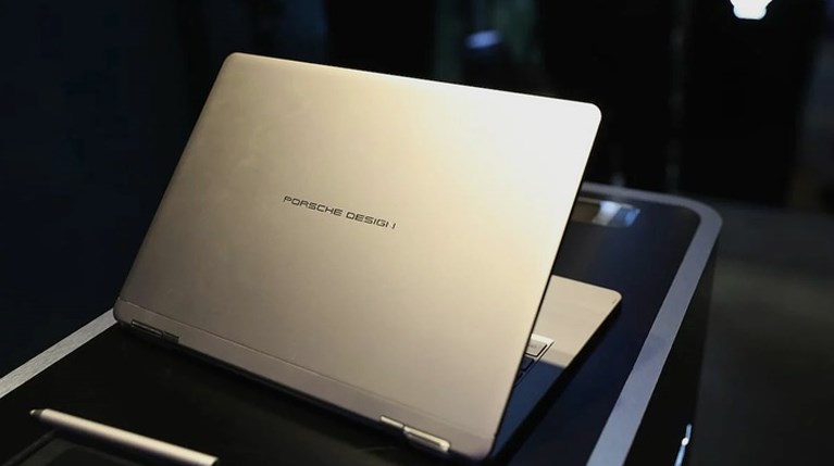 H Porsche Design βγάζει laptop, κοστίζει 3.000 ευρώ