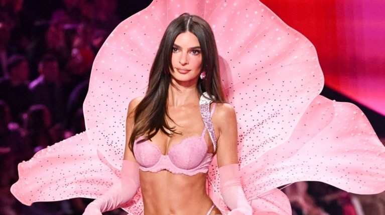 Emily Ratajkowski
