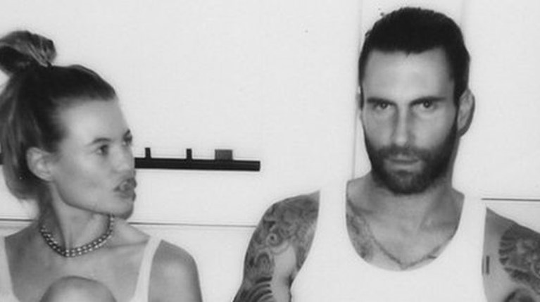 Behati Prinsloo, Adam Levine R