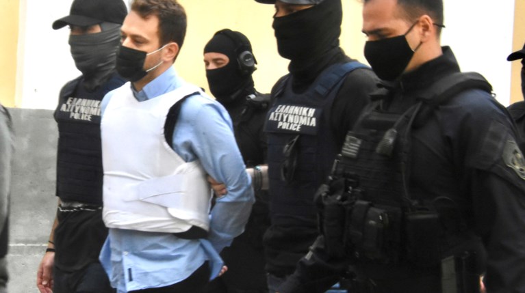 Ο Μπάμπης Αναγνωστόπουλος στον ανακριτή