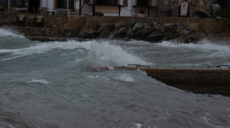 κακοκαιρία - istockphoto