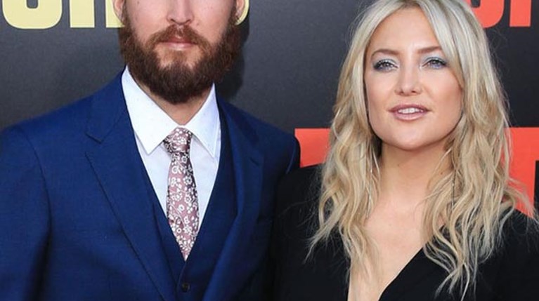 Kate Hudson Τα τρυφερά φιλιά με το σύντροφο της στο κόκκινο χαλί