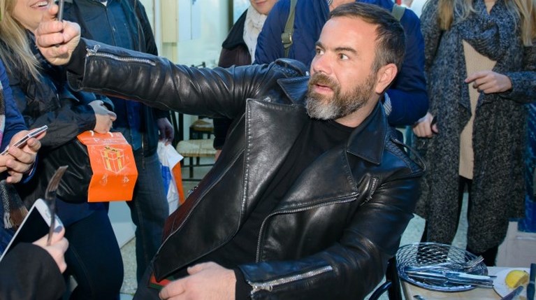 Ακολουθώντας Tον Βασίλη Καλλίδη
