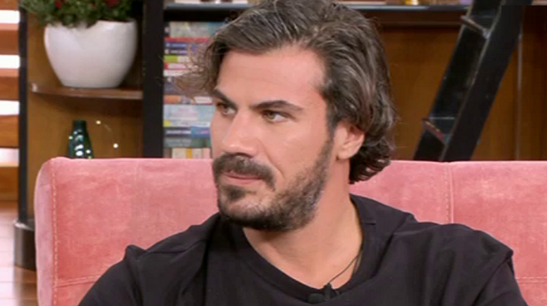 Άκης Πετρετζίκης