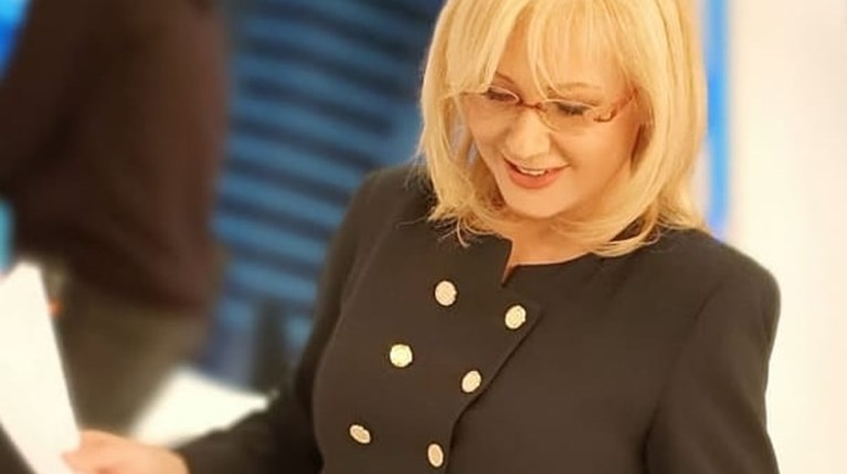 Αγγελική Νικολούλη Rnew