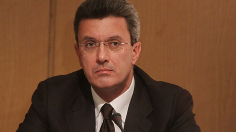 Νίκος Χατζηνικολάου R