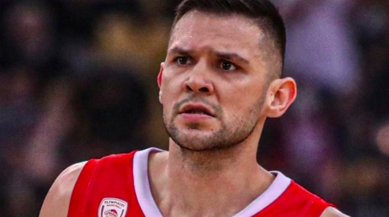 Κώστας Παπανικολάου