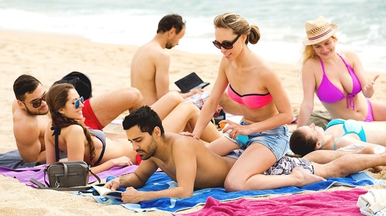 Όσα πρέπει να γνωρίζεις για τα αντηλιακά πριν βγεις στις παραλίες