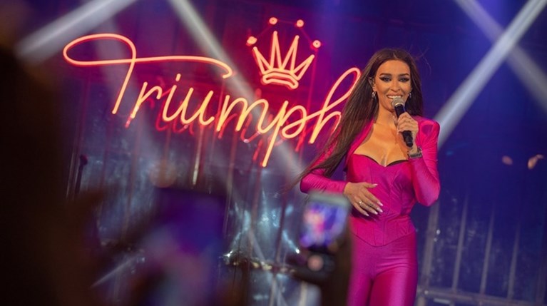 Ελένη Φουρέιρα Triumph
