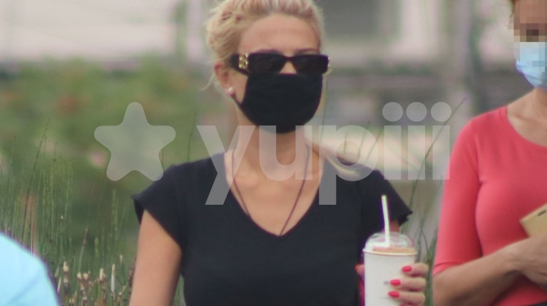 Η Φαίη Σκορδά στη Γλυφάδα