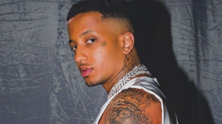 LIGHT×Ζήνα Κουτσελίνη