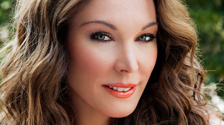 Τατιάνα Στεφανίδου R