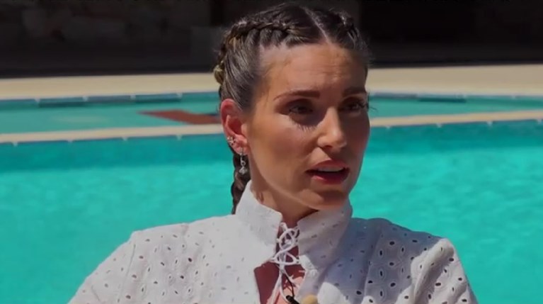 Αθηνά Οικονομάκου