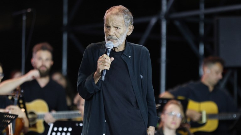 Σταύρος Ξαρχάκος