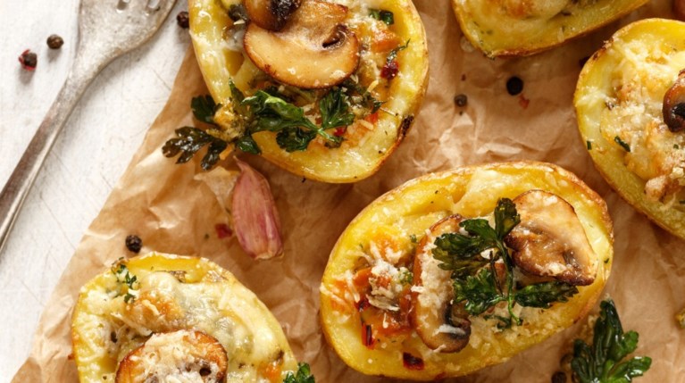 Ιδέες για ελαφριά βραδινά γεύματα: 4 συνταγές που δεν ξεπερνούν τις 350 θερμίδες