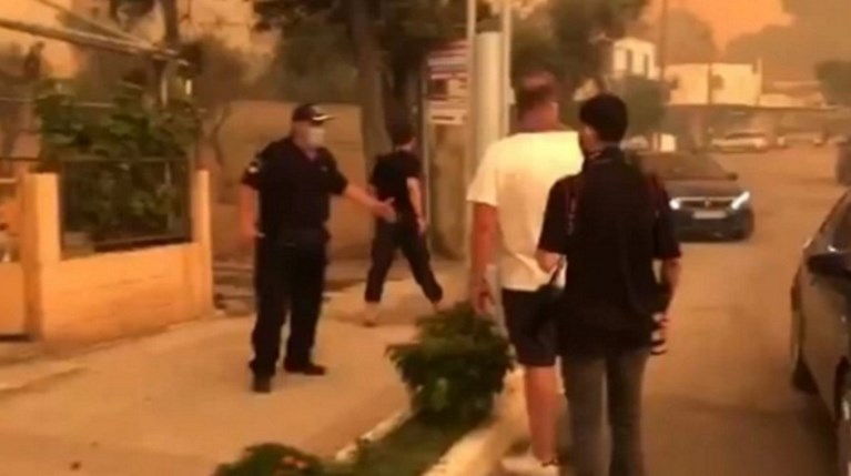 Πυρκαγιές Εύβοια Αστυνομικός The Toc