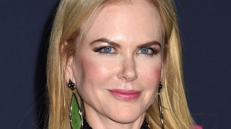 Nicole Kidman r