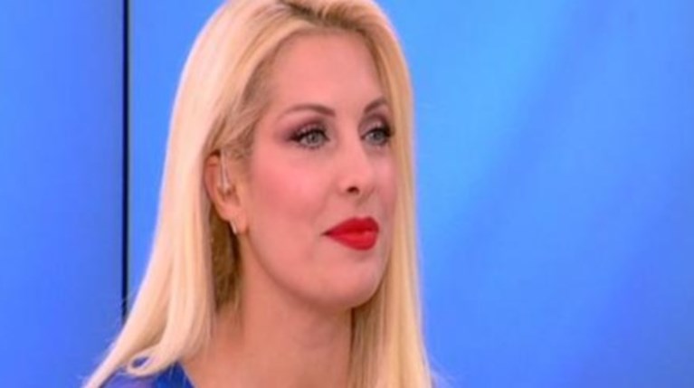 Ελένη Μενεγάκη R