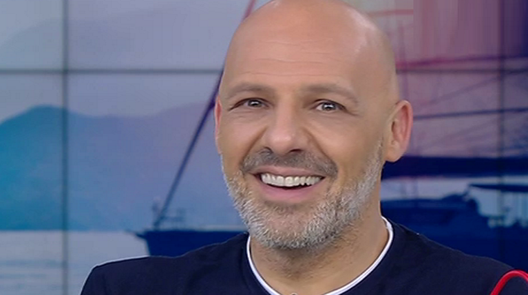 Νίκος Μουτσινάς 