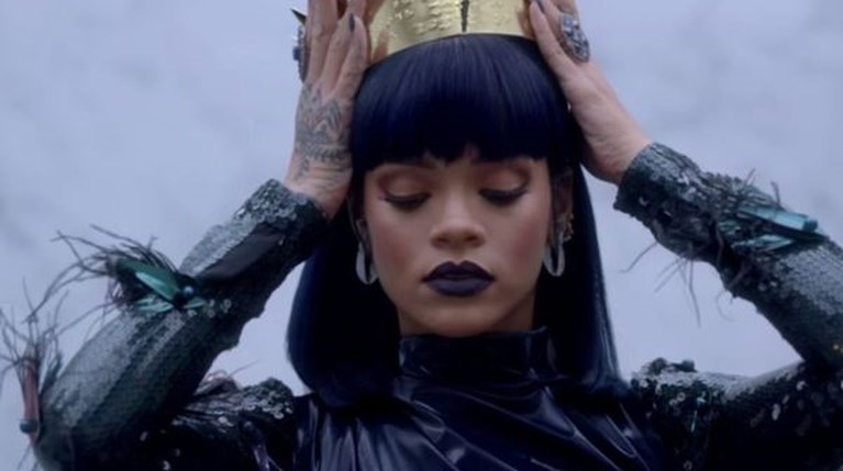 Rihanna r