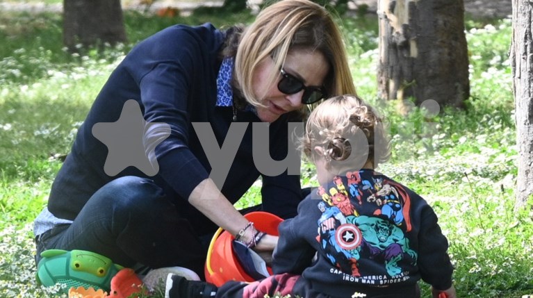 Τζένη Μπαλατσινού με γιο