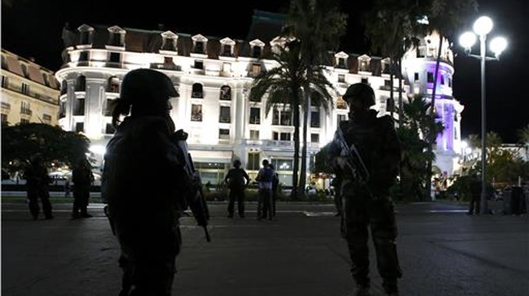 H Γαλλία Ξανά Στο Αίμα