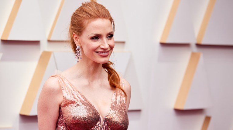 Oscars 2022 | Τα beauty looks που αξίζουν χρυσό αγαλματίδιο