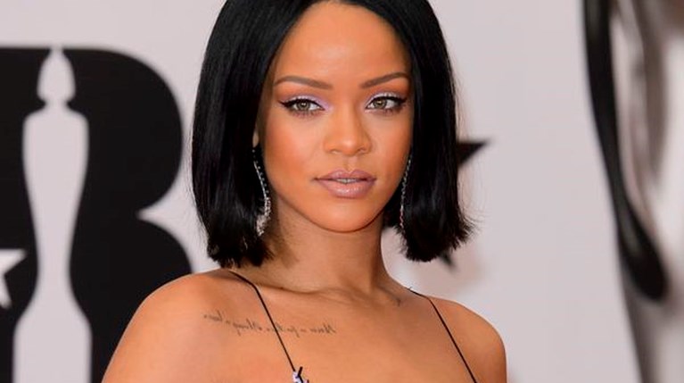 Rihanna r