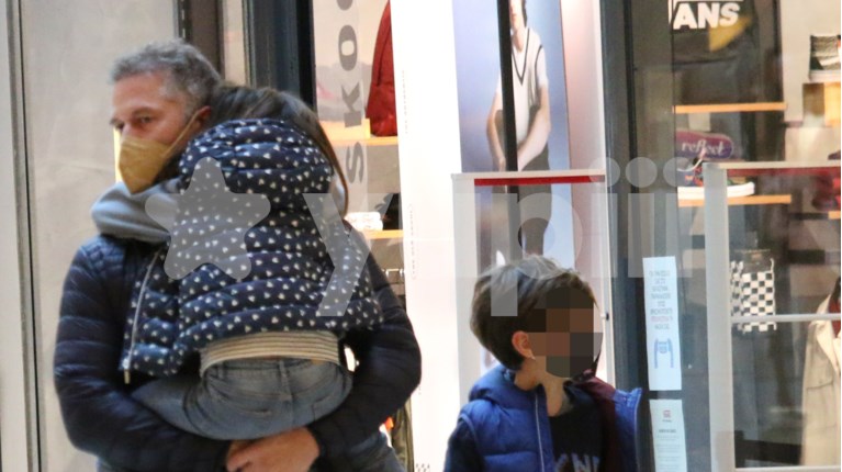Ο Χρήστος Λούλης με τα παιδιά του