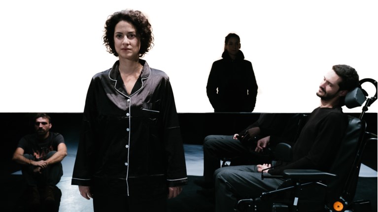 Πόσο κοστίζει να ζεις; Ι Μαρτίνα Μάγιοκ | Θέατρο Πόρτα