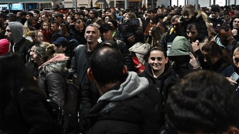 Ωρες αγωνίας στη Σαντορίνη