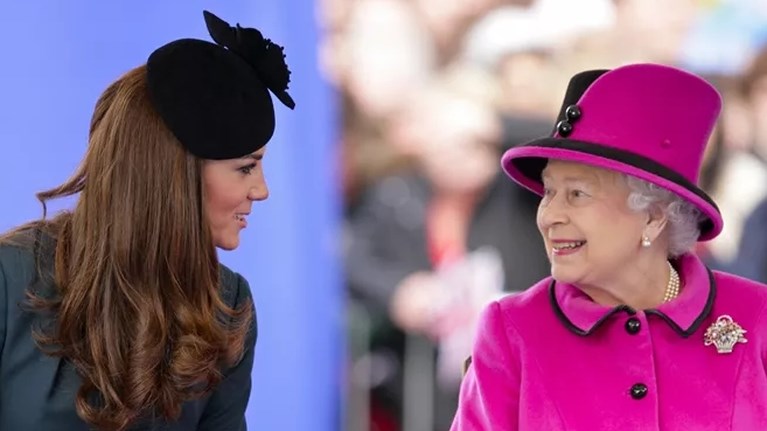 Kate Middleton×Βασίλισσα Ελισάβετ