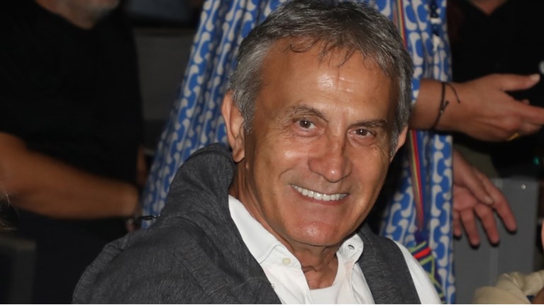 Γιώργος Νταλάρας
