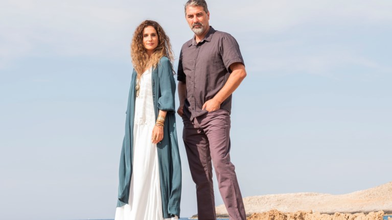 Μαρίνα Καλογήρου & Βασίλης Μπισμπίκης - Κομάντα & Δράκοι
