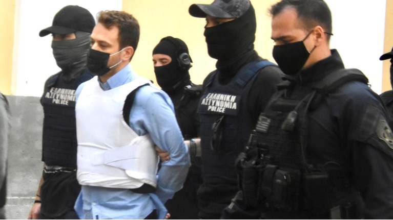 Ο Μπάμπης Αναγνωστόπουλος στον ανακριτή